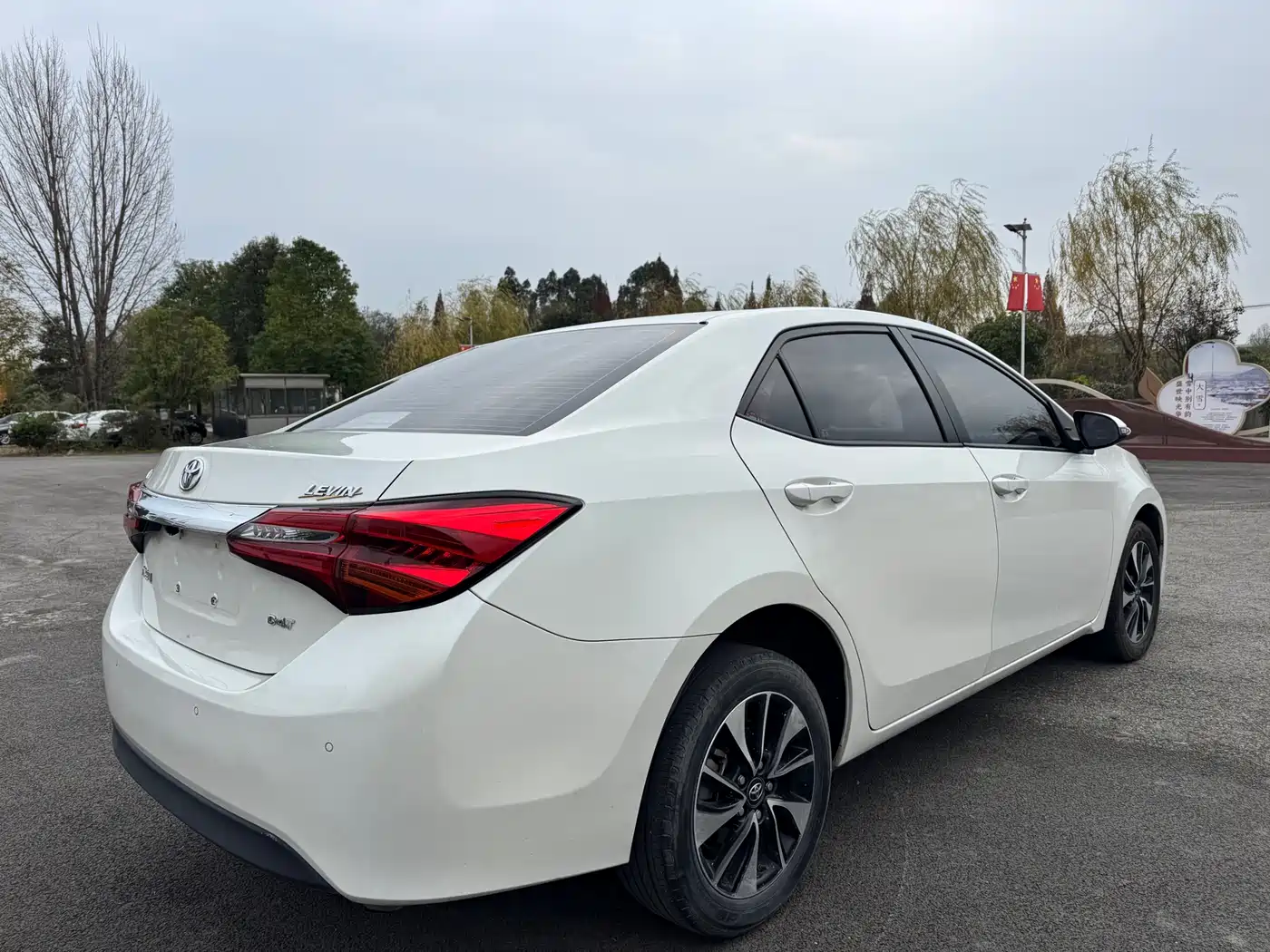Toyota Levin 2018 185T CVT Premium Edition China V фото 7