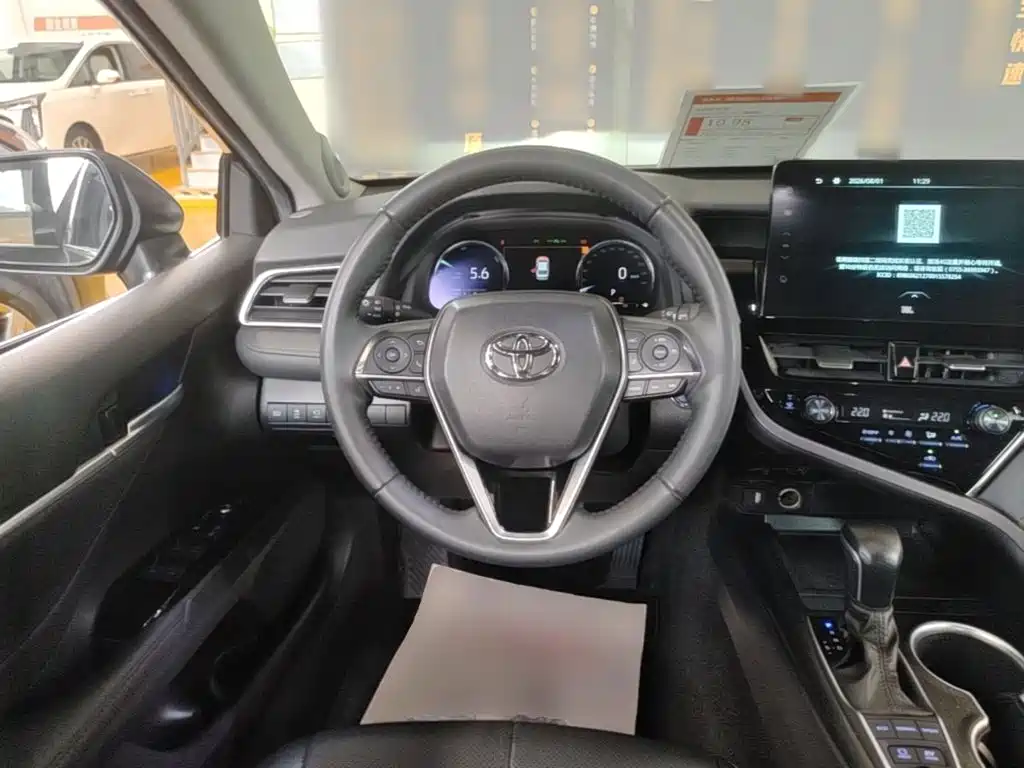 Photo 17 - Toyota Camry
