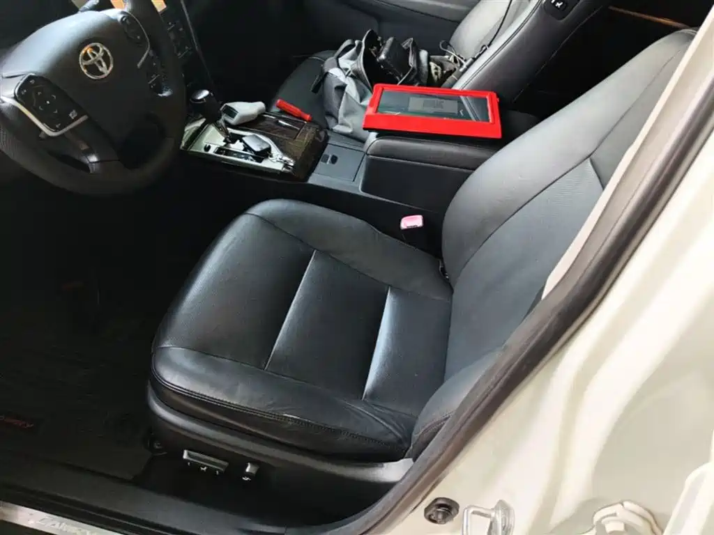 Toyota Camry 2015 2.5G Luxury Navigation Edition фото 15