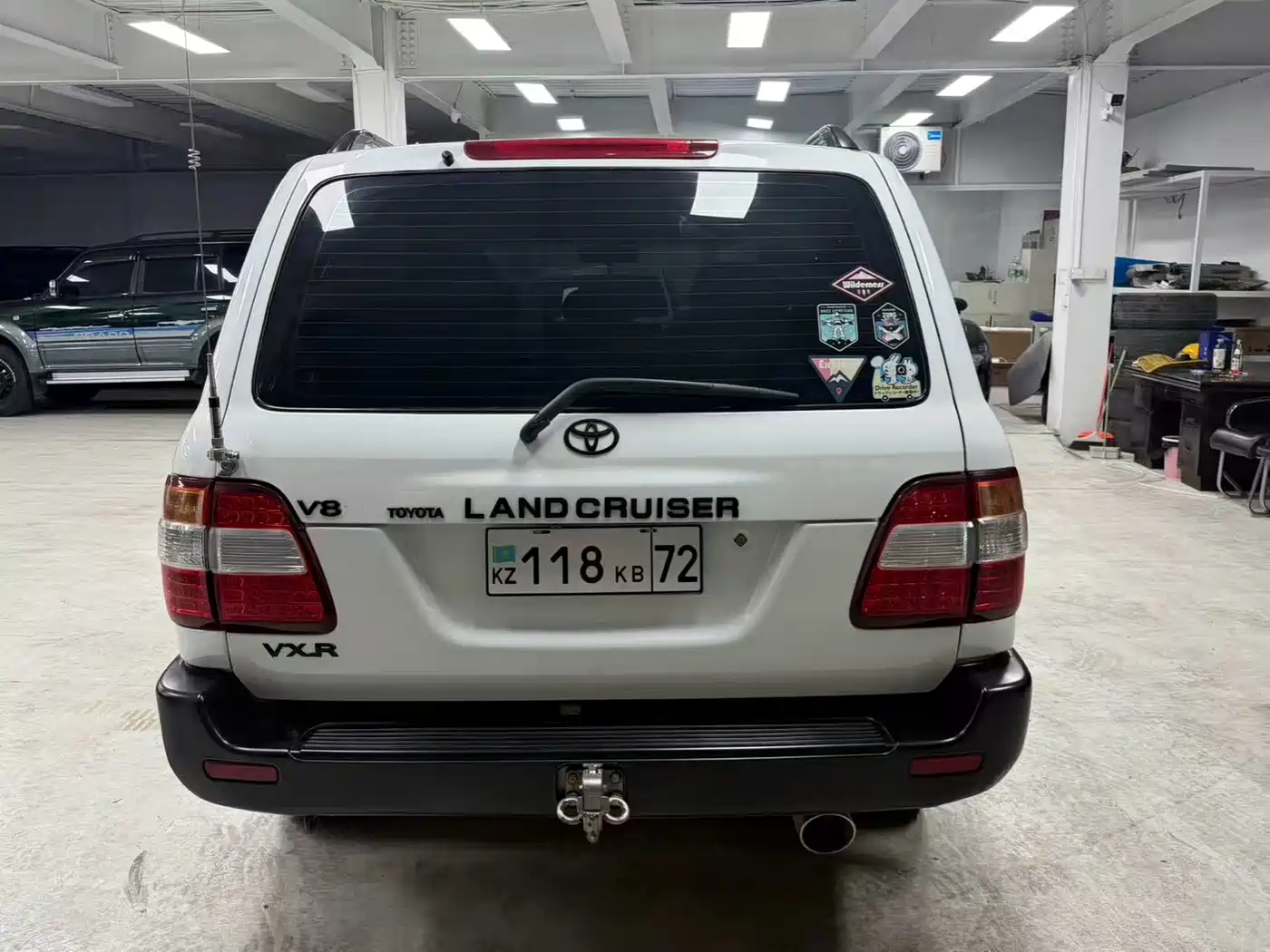 Toyota Land Cruiser (Import) 2002