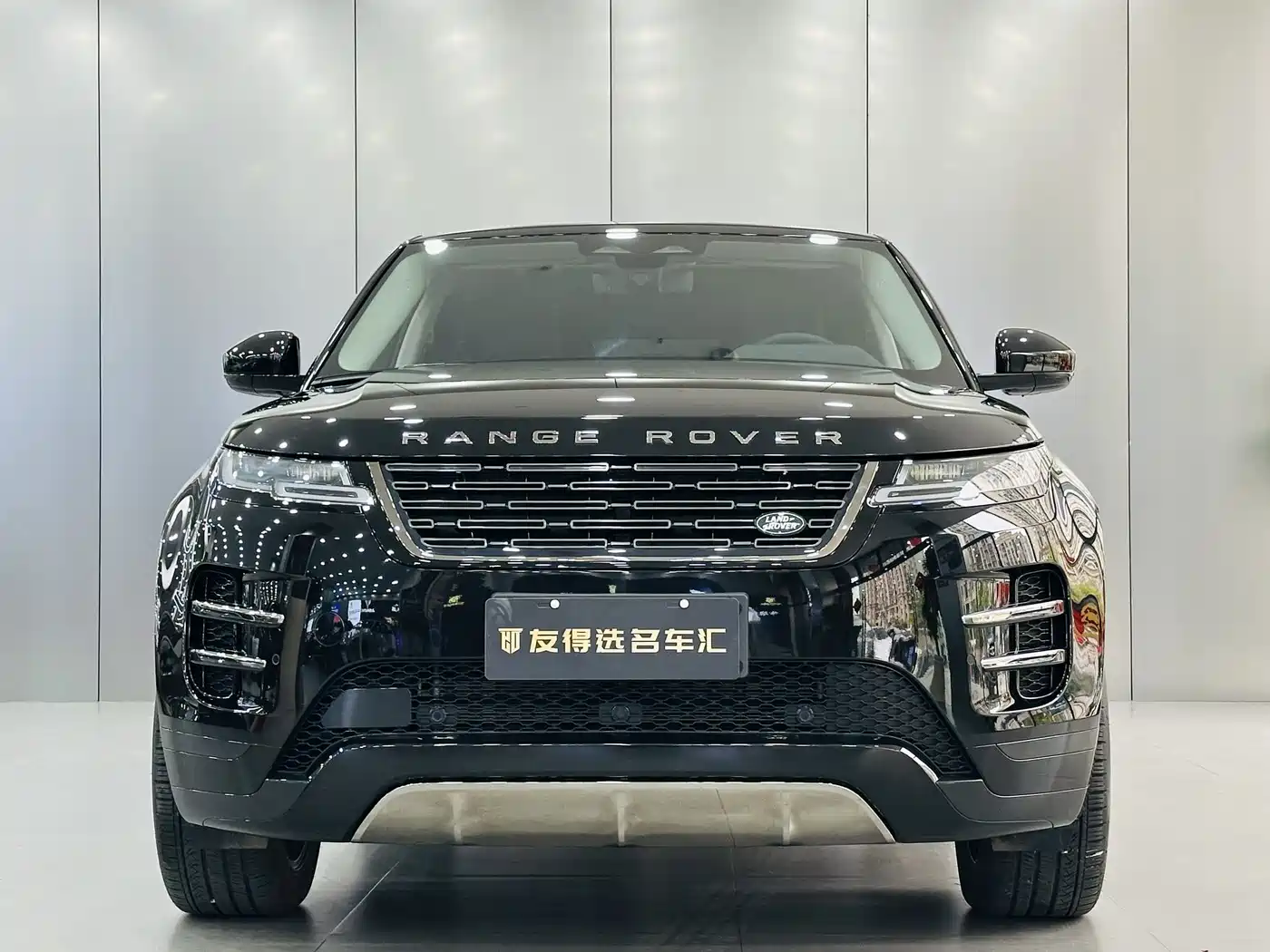 Land Rover Range Rover Evoque 2024 Range Rover Evoque L 249PS Light Master Edition фото 2