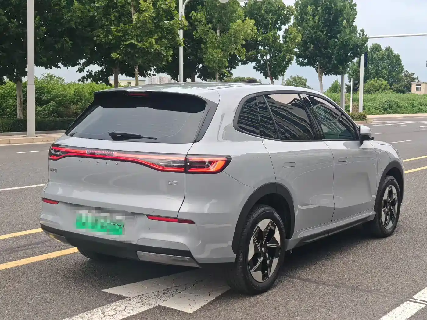 Фото 7 - Geely Galaxy Galaxy E5