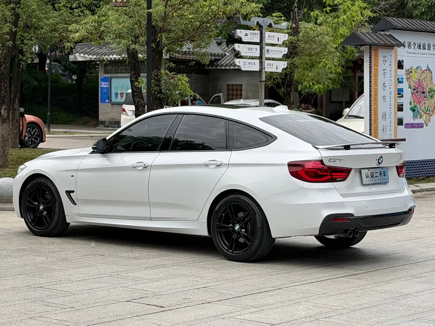 BMW 3 Series GT 2019 320i M Sport Model фото 15