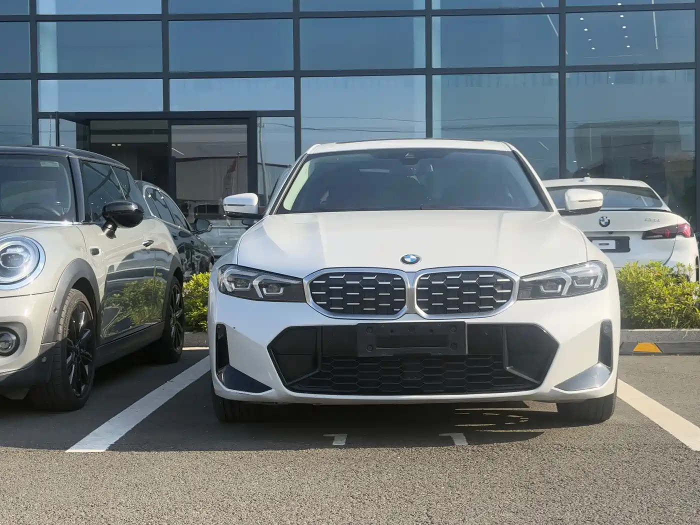 BMW 3 Series 2023 325Li M Sport Package фото 3
