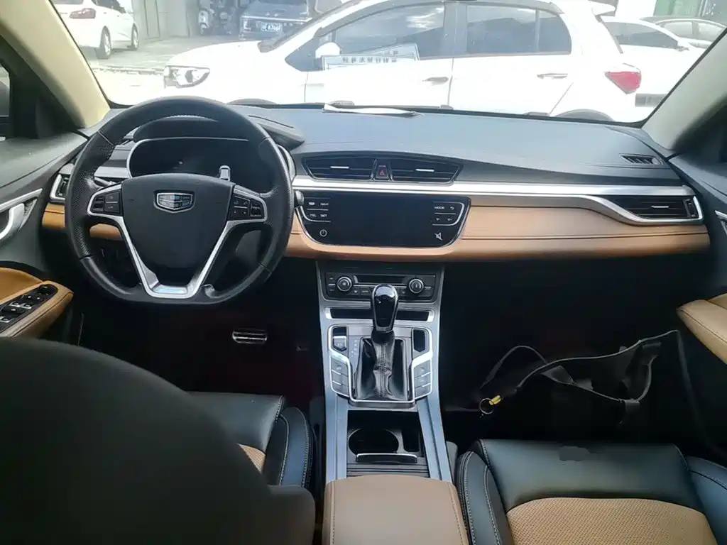Фото 10 - Geely Vision S1