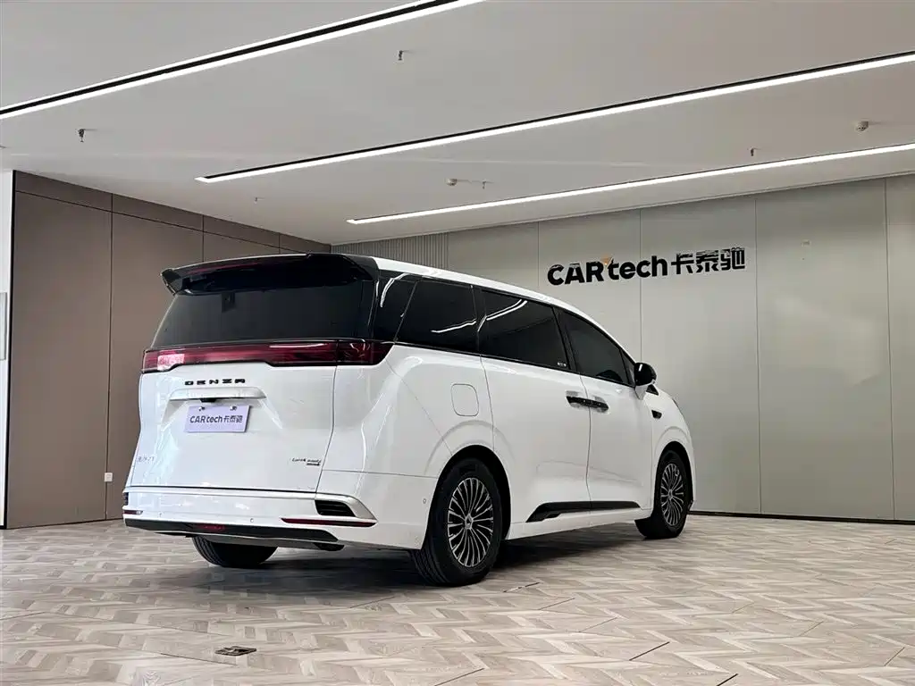 Denza D9 2025 DM-i Smart Drive Edition 1020 AWD Premium фото 5