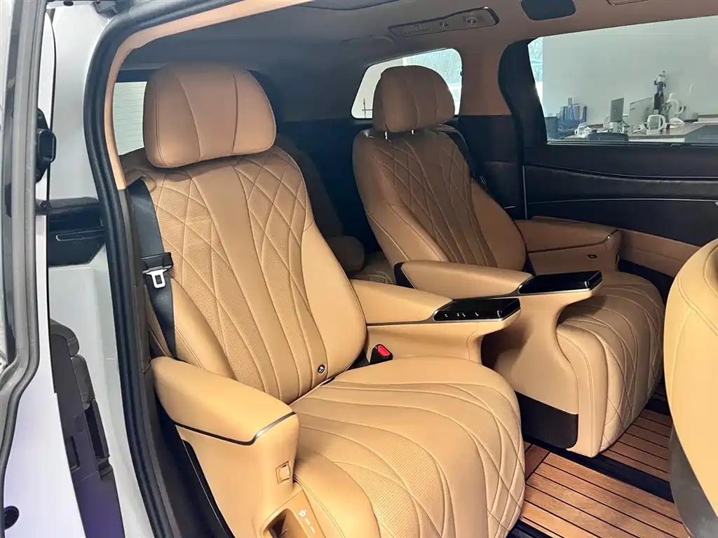 Denza D9 2025 DM-i Smart Drive Edition 1020 AWD Premium фото 18