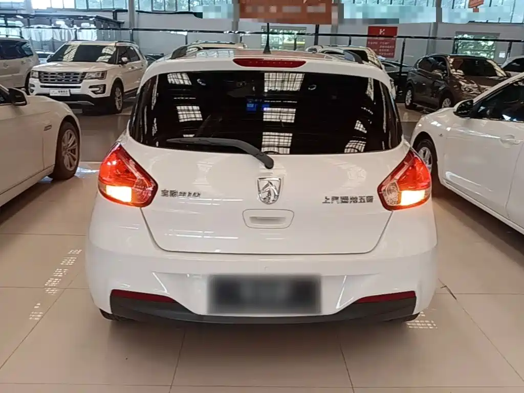 Baojun 310 2016 2016 1.2L Manual Luxury Type