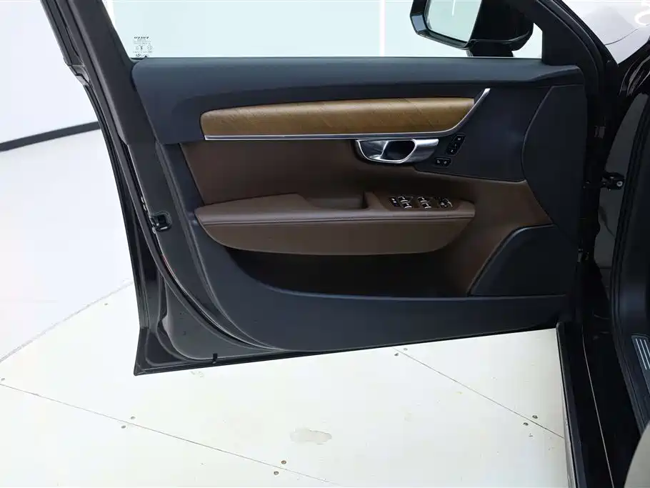 Volvo S90 2025 2025 B5 Zhiyi Luxury Edition