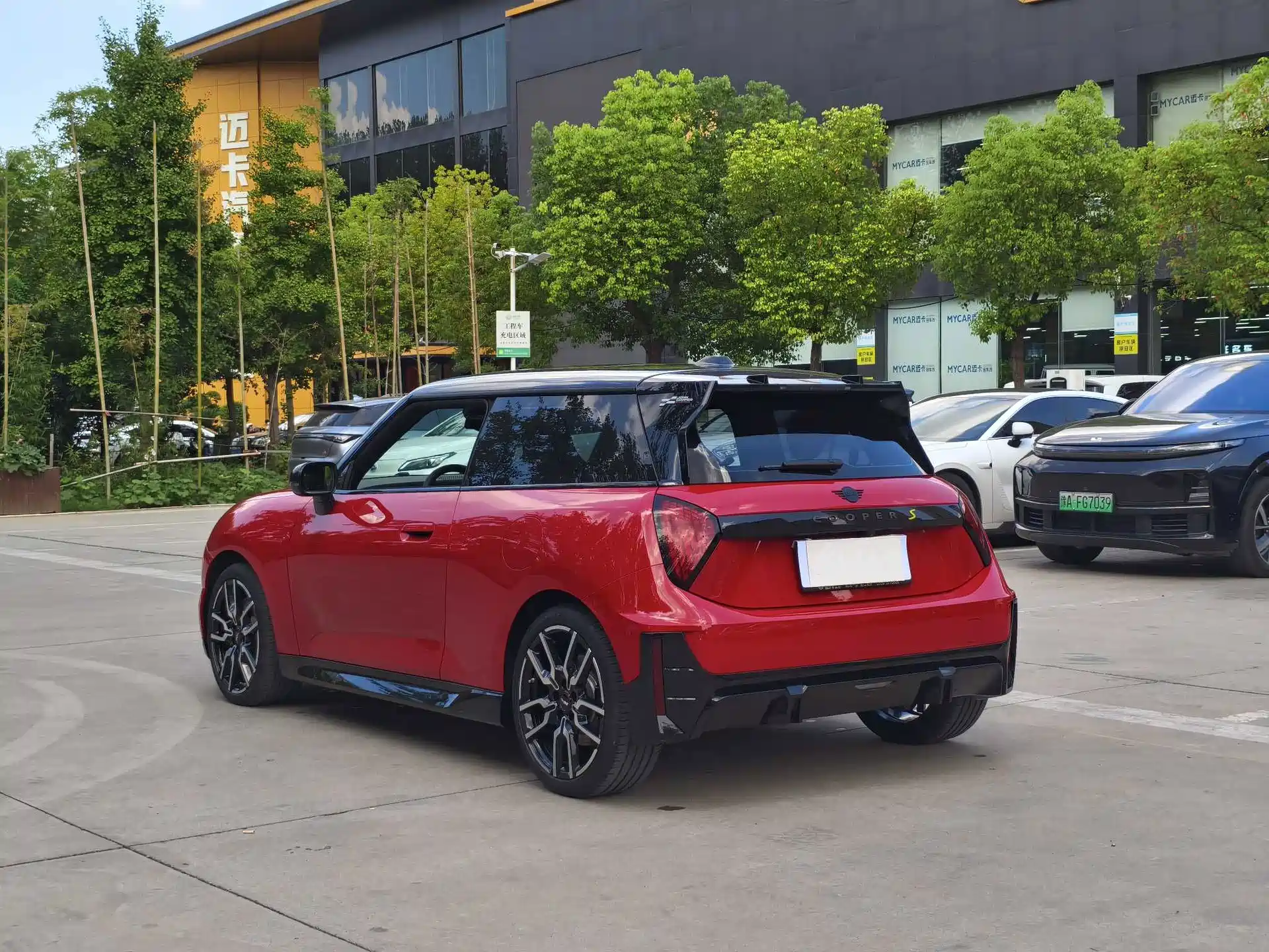 Фото 6 - MINI Electric MINI COOPER