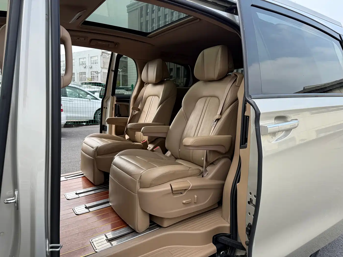 Buick GL8 2018 ES 28T Luxury Type China VI фото 12