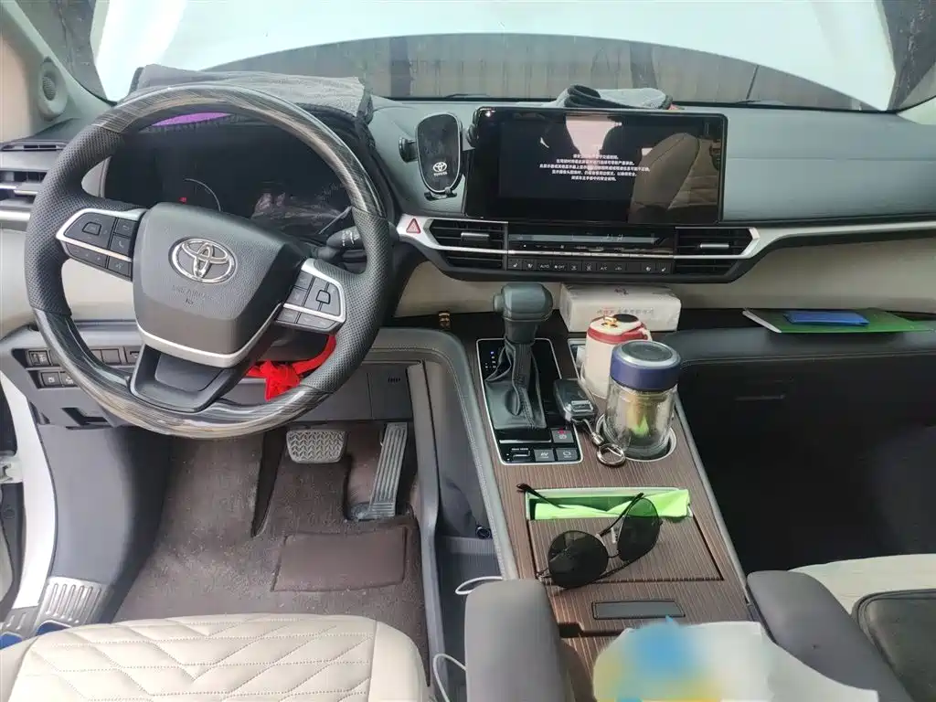 Toyota Sienna 2024 2.5L Hybrid Comfort Edition фото 13