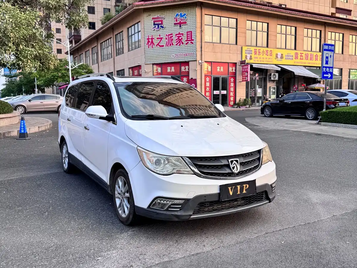 Baojun 730 2014 2014 1.5L Manual Luxury 7-seater