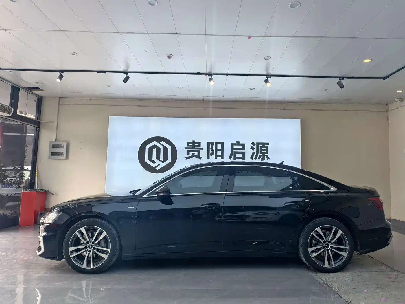 Фото 4 - Audi A6L