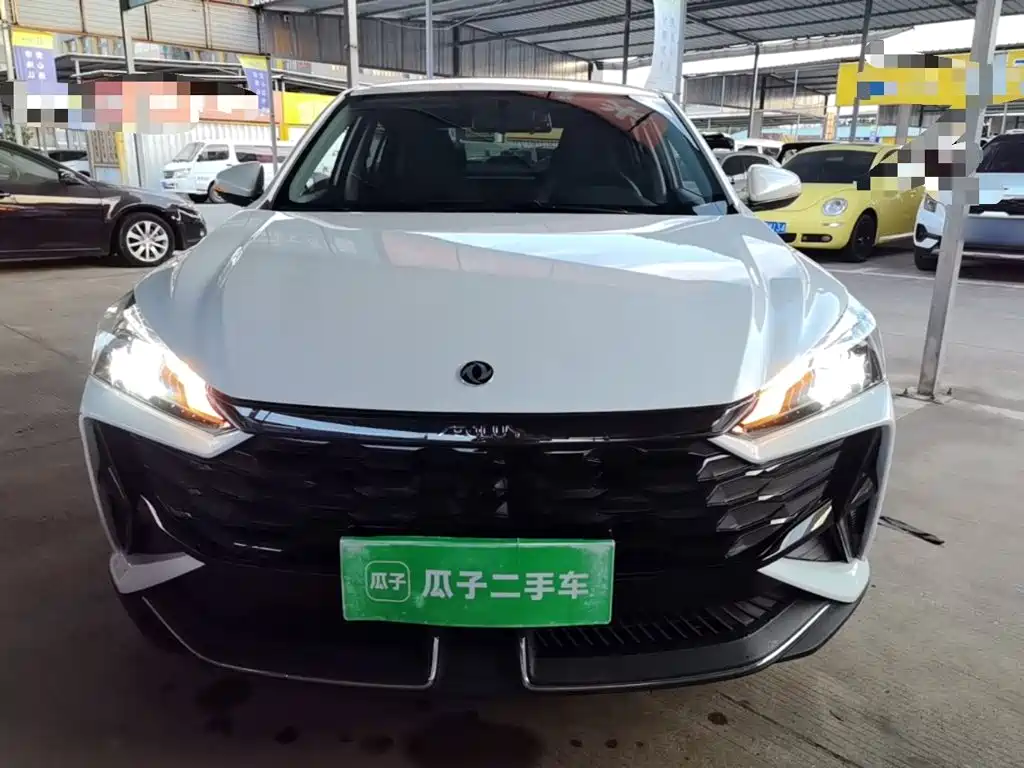 صورة 3 - Dongfeng Aeolus Yixuan