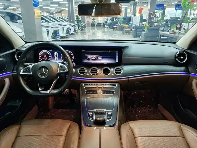 Mercedes-Benz E-Class 2018 E 300 L Sport Luxury — фото 4