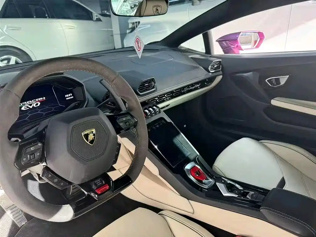 LAMBORGHINI HURACÁN