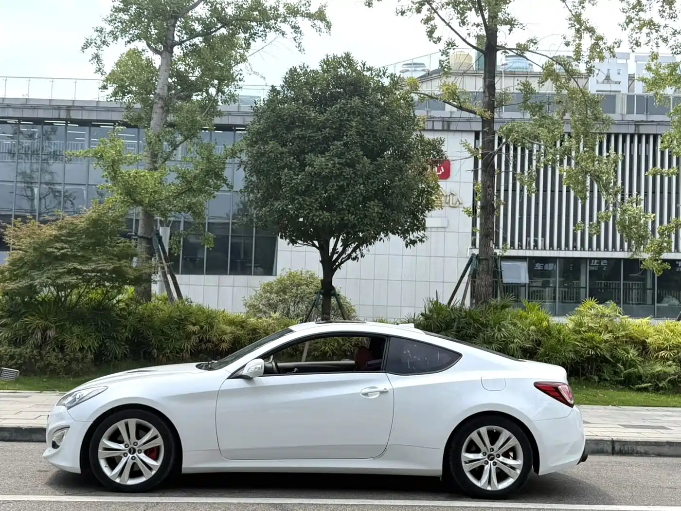 Hyundai Genesis Coupe 2013 2012 2.0T Automatic Elegant Edition