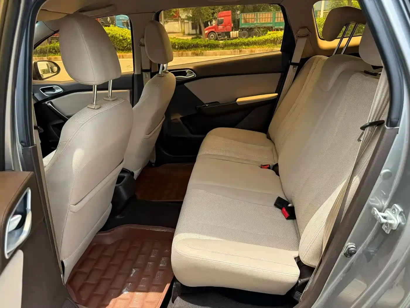 Baojun 310W 2018 2017 1.5L Manual Comfort China V