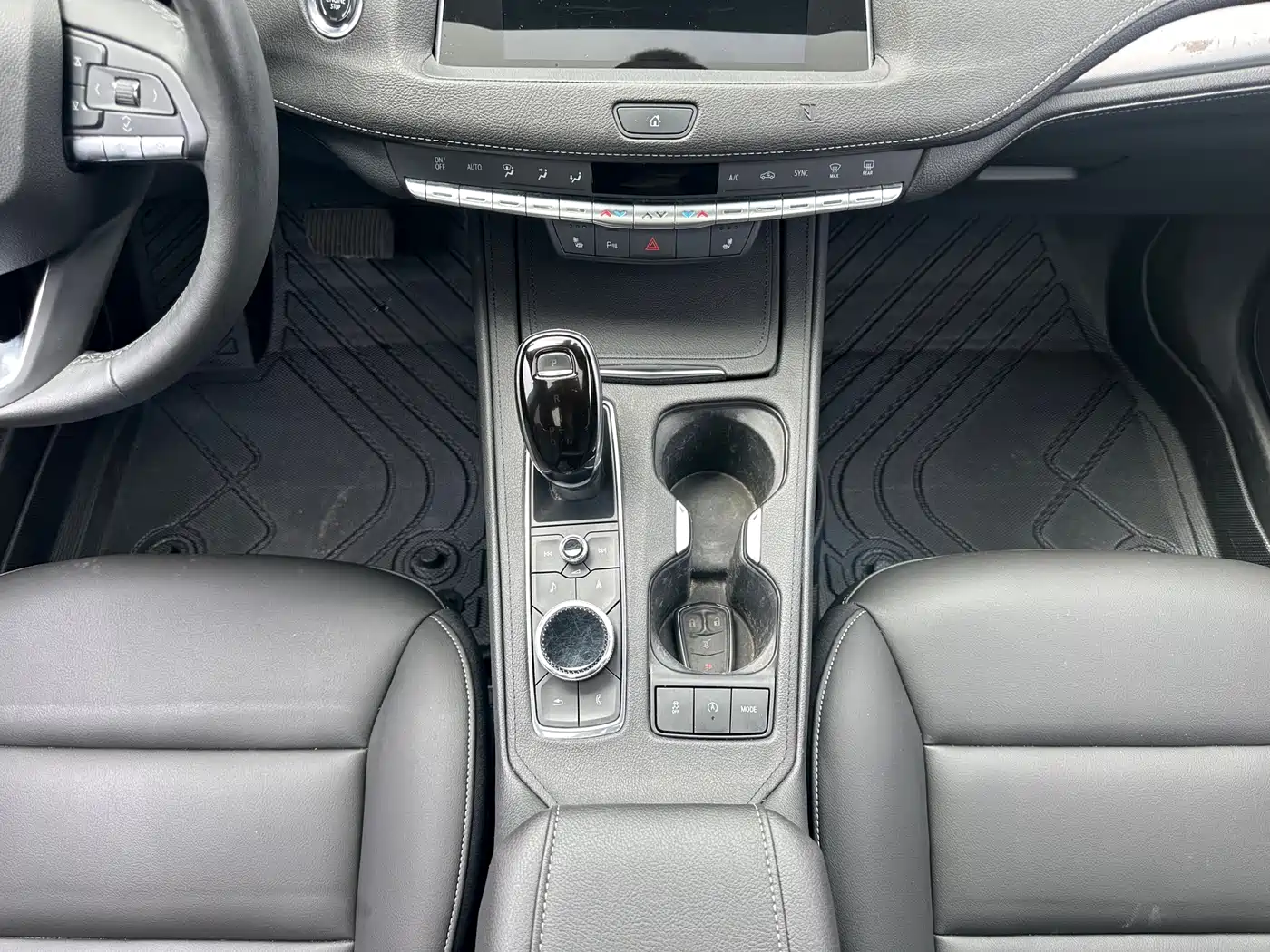 Cadillac XT4 2020 Facelift 28T 2WD Leading фото 14
