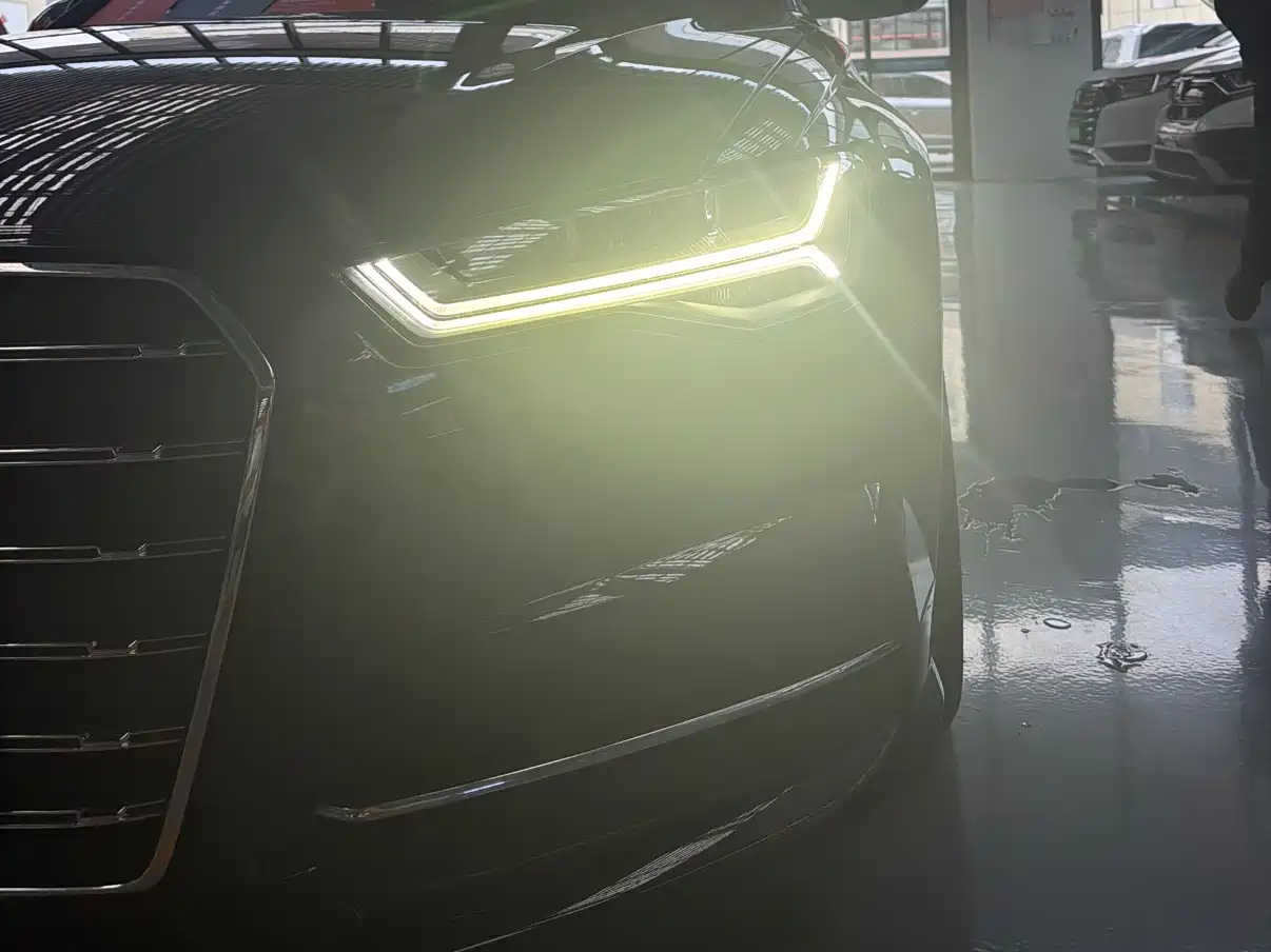 Audi A6L 2018 30th Anniversary 35 TFSI Fashion фото 12