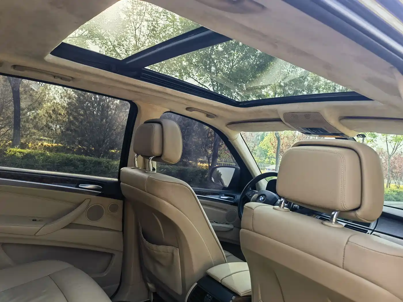 BMW X5 (Import) 2011 xDrive35i Leading Edition фото 10