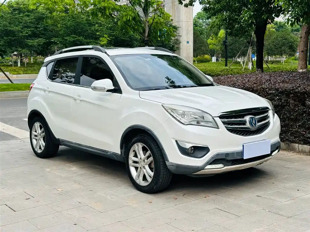 Фото 3 - Changan CS35