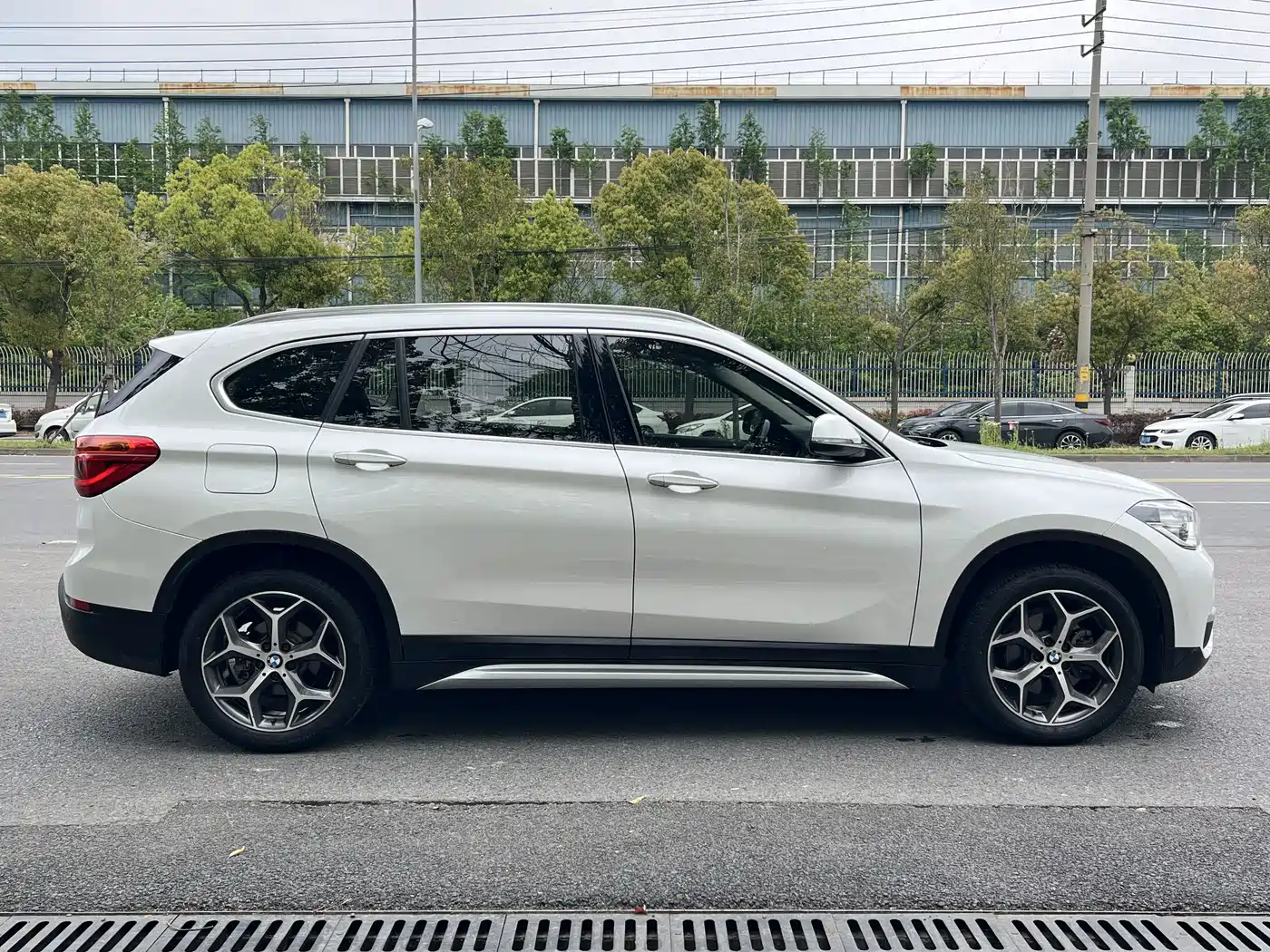 BMW X1 2019 sDrive18Li Premium Model фото 5