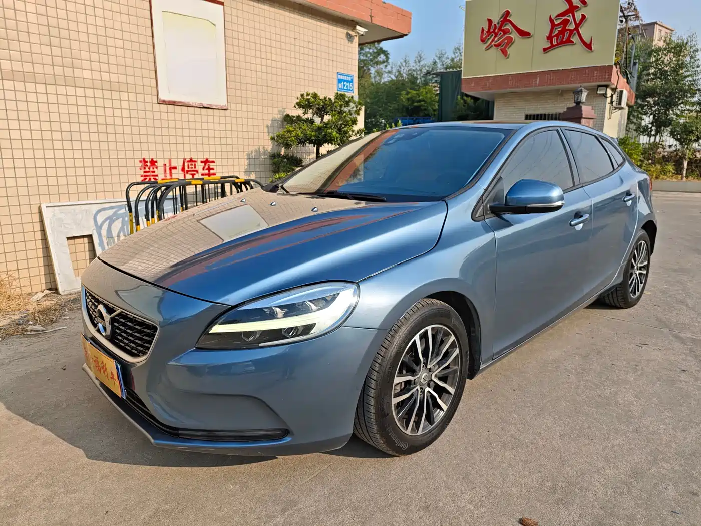 Volvo V40 2018 2017 T3 Inscription