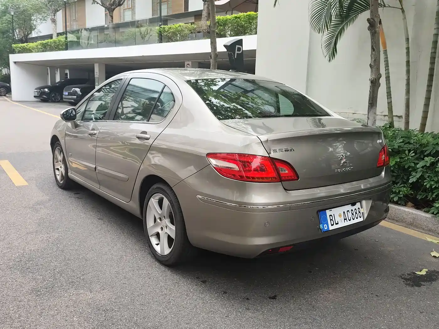 Peugeot 408 2013 2.0L Automatic Comfort Edition фото 21