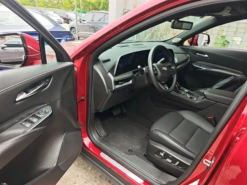 Cadillac XT4 2024 2024 28T 2WD Premium