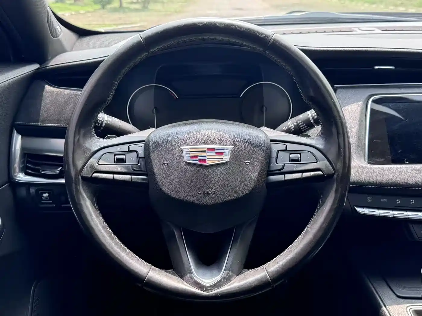 Cadillac XT4 2018 28T FWD Leading Edition фото 16