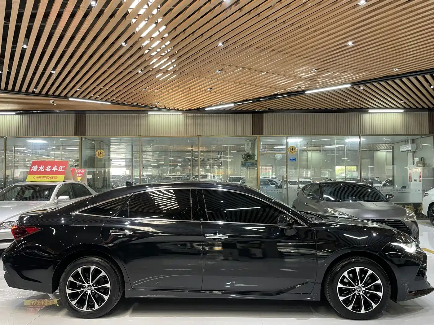 Toyota Avalon 2022 2.0L Luxury Edition фото 15