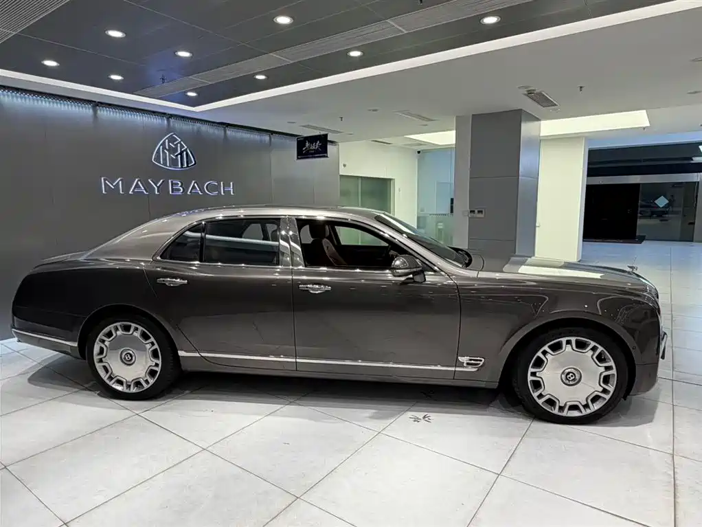 Bentley Mulsanne 2013 6.8T Mulliner Special Edition фото 2