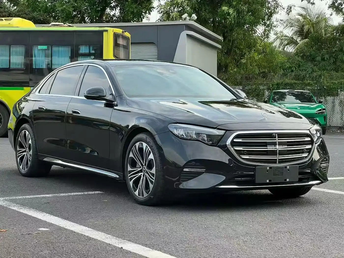 Mercedes-Benz E-Class New Energy 2024 E 350 e L Plug-in Hybrid Sports Sedan фото 3