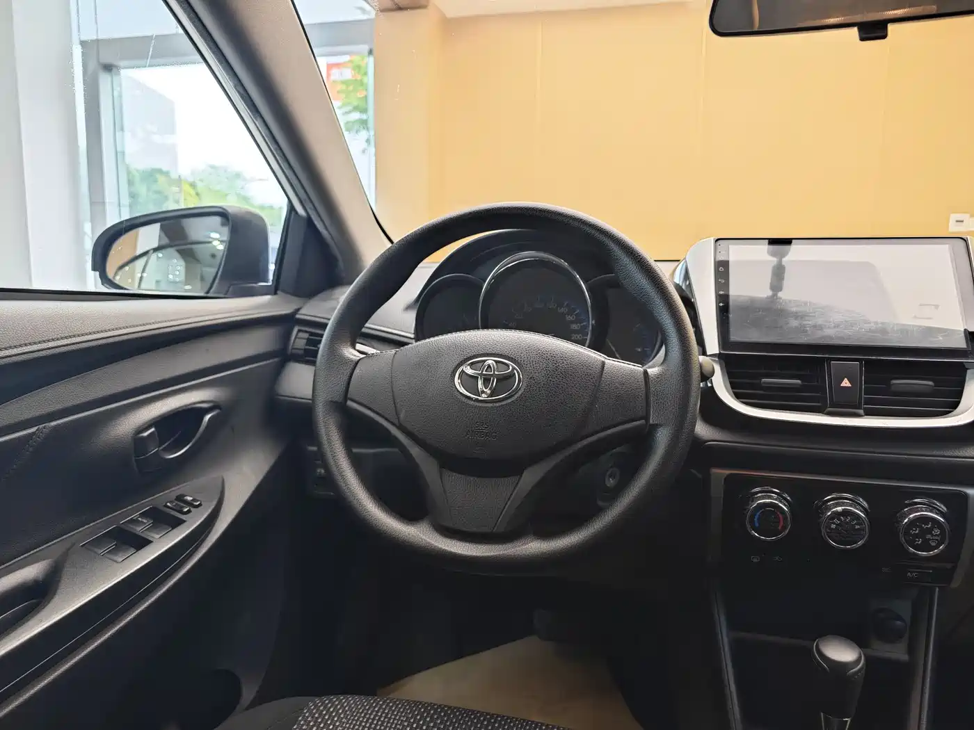 Toyota Vios 2017 1.5L CVT Pioneer фото 14