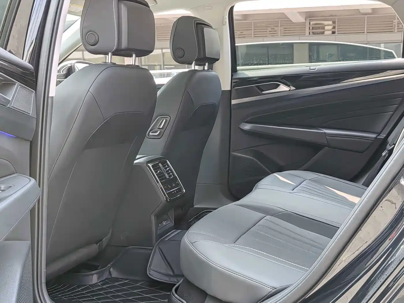 Фото 9 - Volkswagen Passat