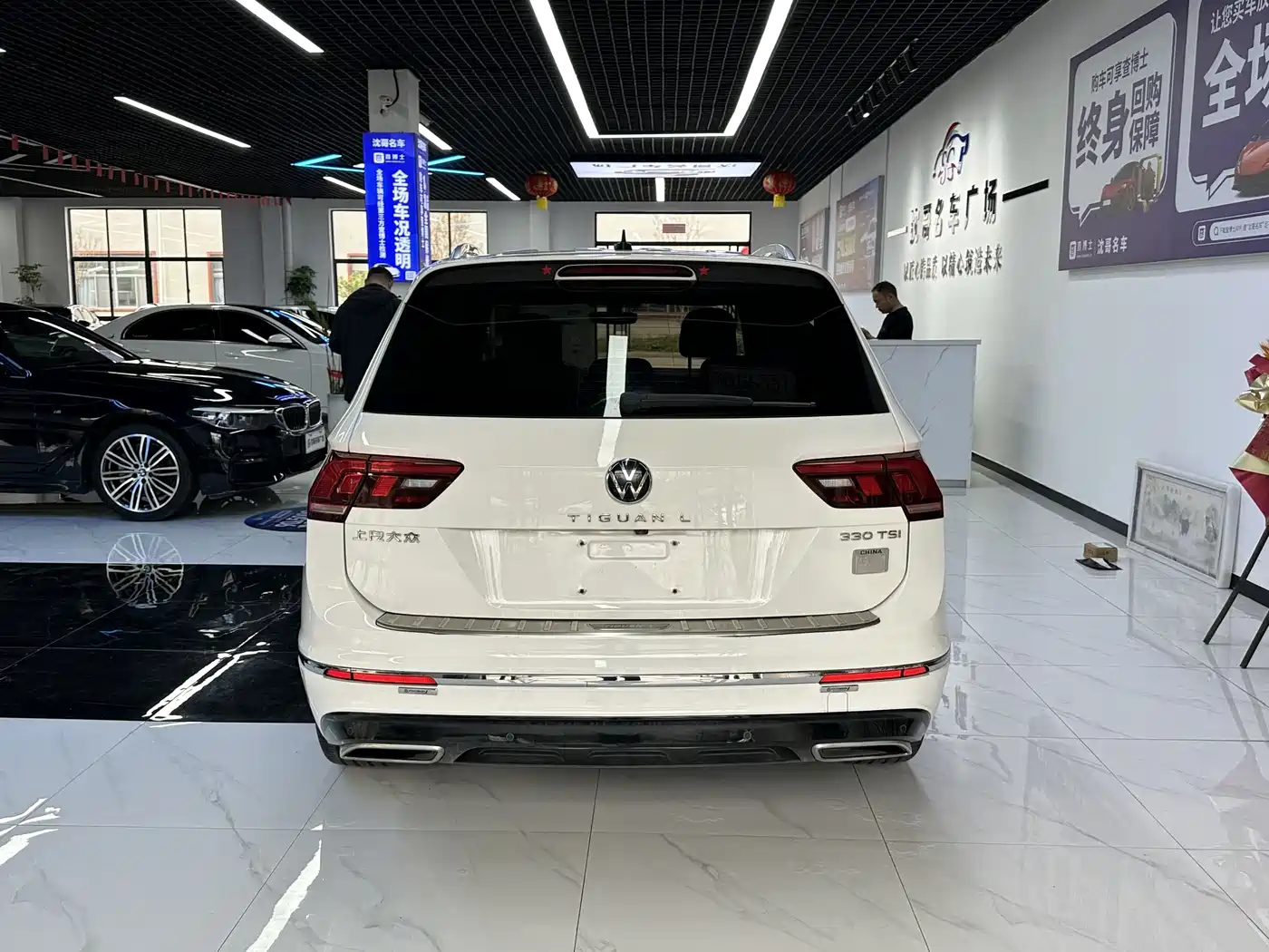 Volkswagen Tiguan L 2021 330TSI Automatic 2WD R-Line Premium фото 8