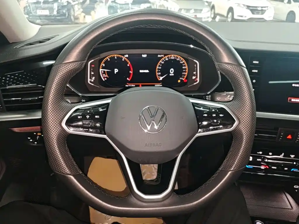 Фото 11 - Volkswagen Passat