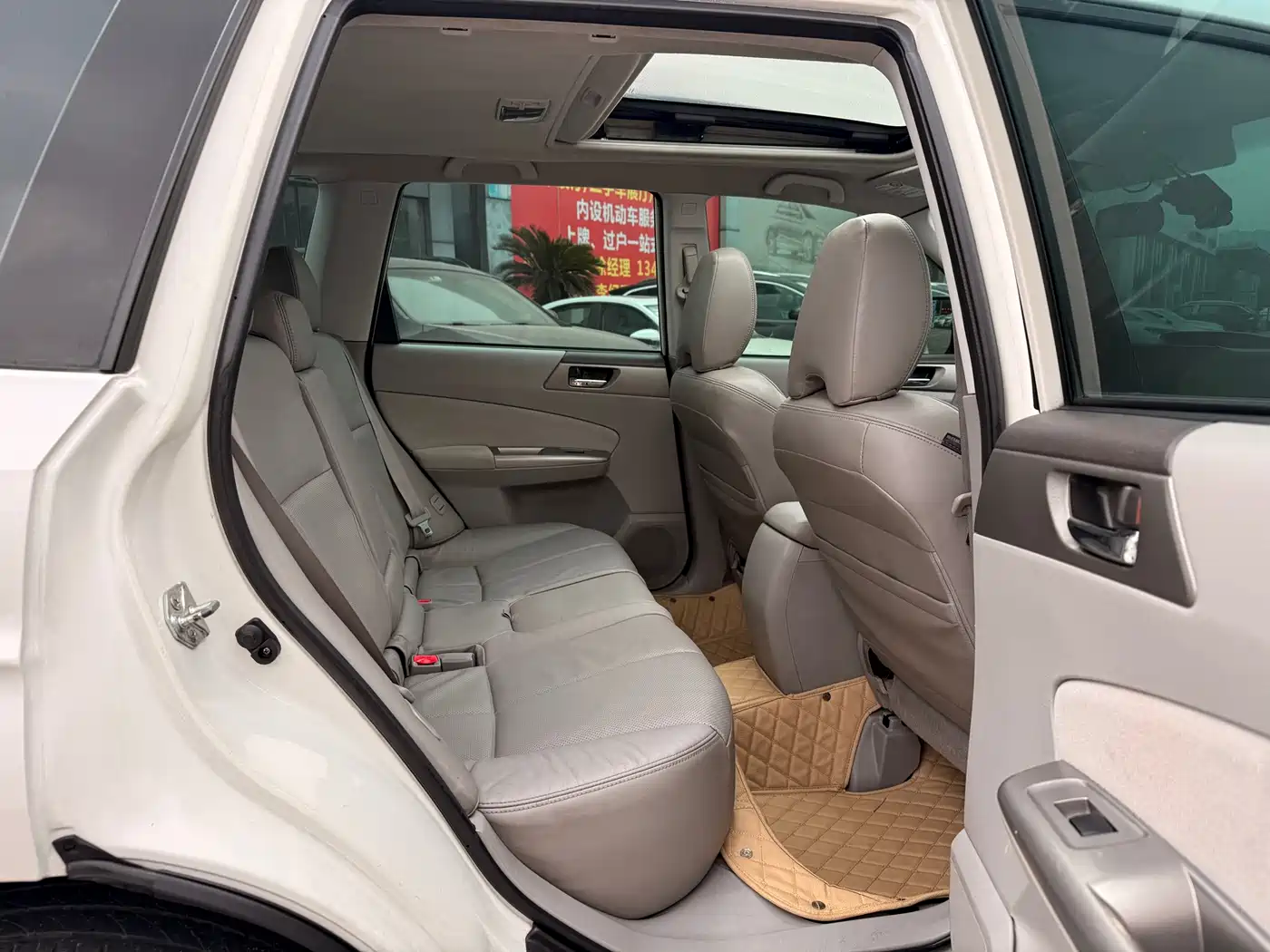 Subaru Forester 2010 2.5XS Luxury Navigation Edition фото 9