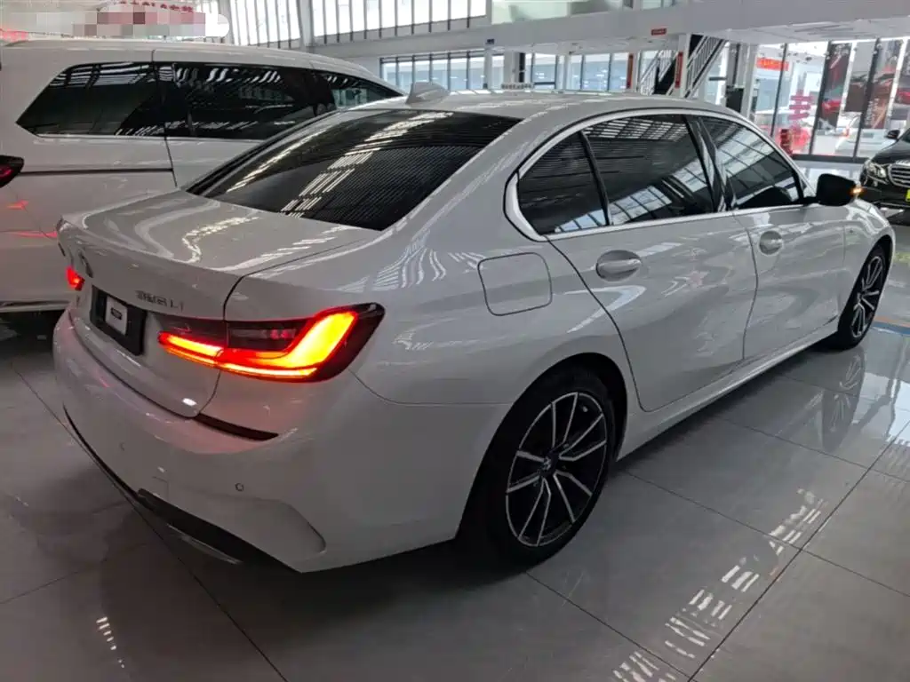 BMW 3-SERIES