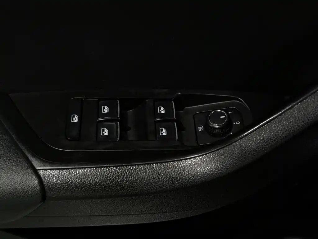 Фото 9 - Škoda Karoq