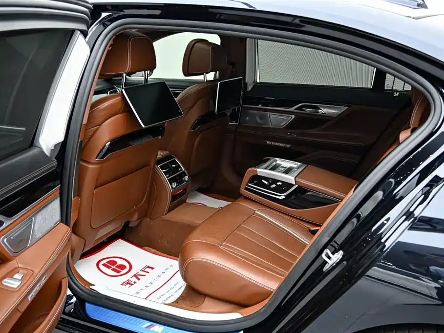 BMW 7 Series 2018 740Li xDrive Premium Type M Sport Package фото 13