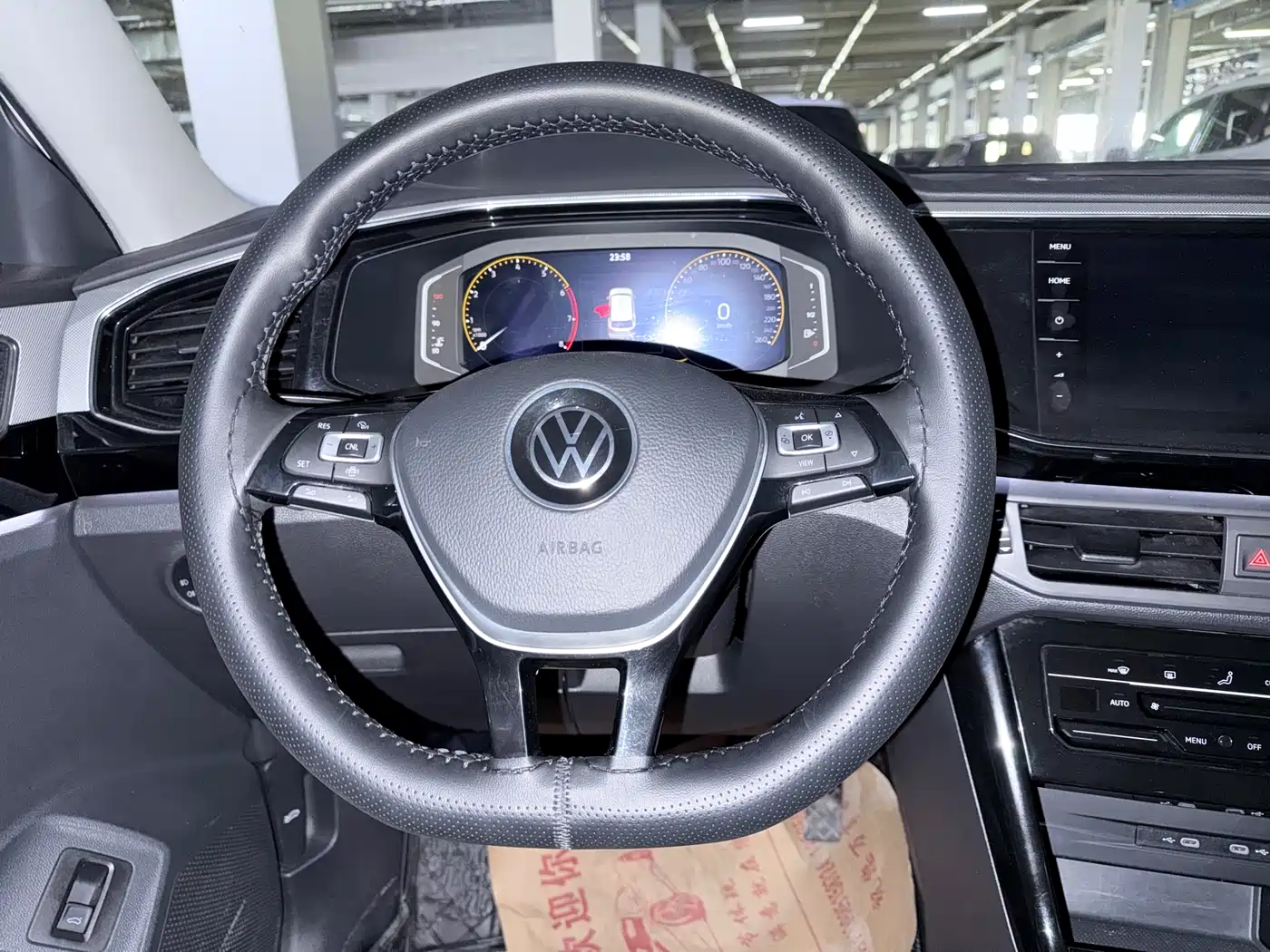 Volkswagen Tayron 2022 330TSI 2WD Luxury Smart Connect Plus фото 13