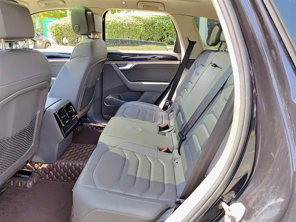 Volkswagen Touareg 2021 2.0TSI R-Line фото 8