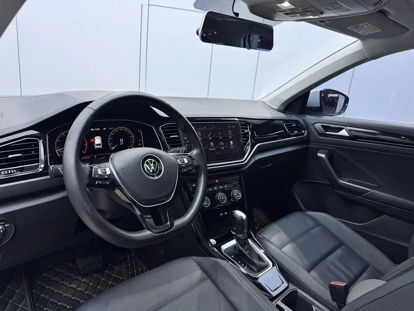VOLKSWAGEN T ROC EXPLORING SONGS