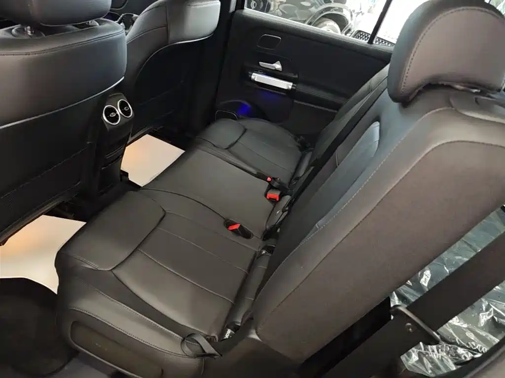MERCEDES-BENZ GLB