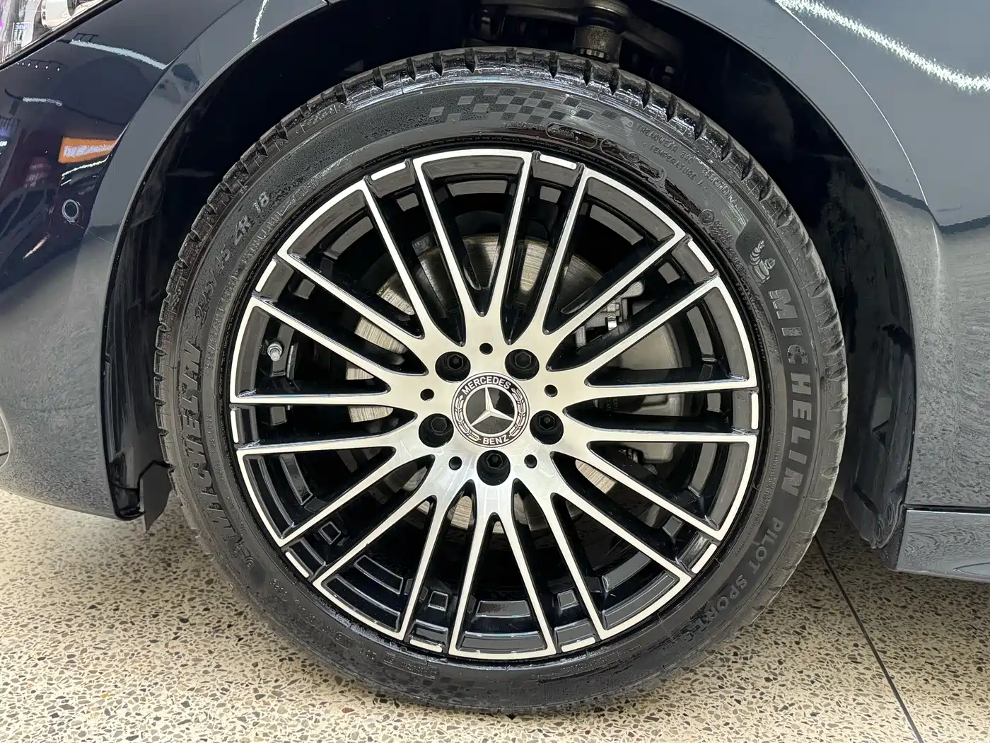 Mercedes-Benz C-Class 2023 C 200 L Sport фото 8