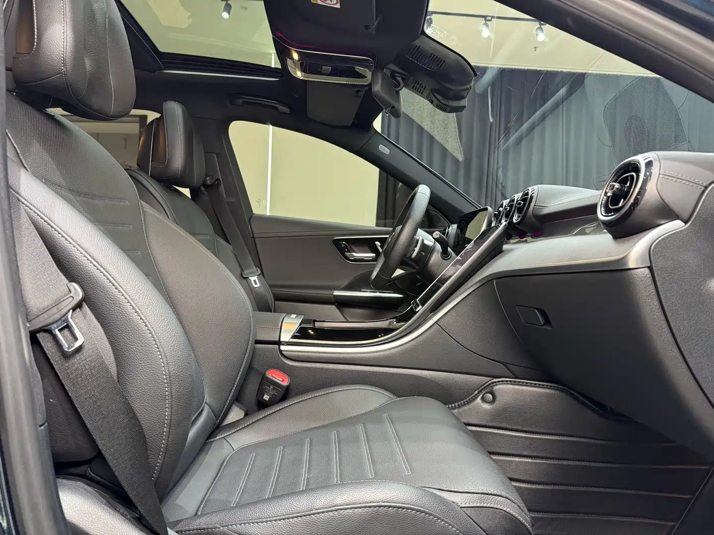 Mercedes-Benz C-Class 2023 C 200 L Sport фото 31