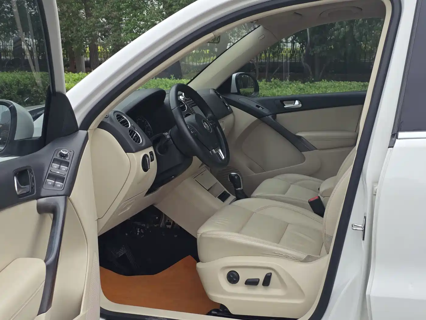 Volkswagen Tiguan 2012 1.8TSI Automatic 4WD Elite Edition фото 10